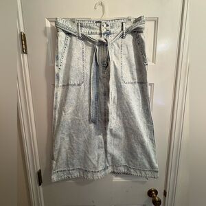 Gap acid wash denim skirt, size 10 Tall.
Only worn once.